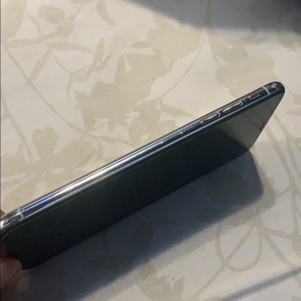iPhone XS MAX - Picture 4 of 4